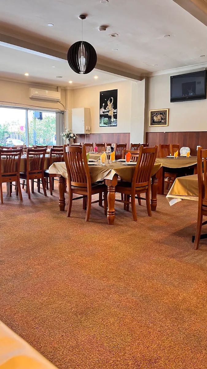 Vibe, (Location at Unanderra) Coastal Thai Restaurant