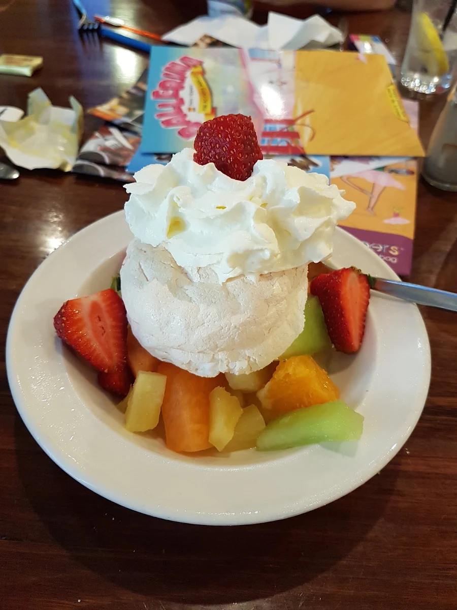 Food & drink, Midway Tavern