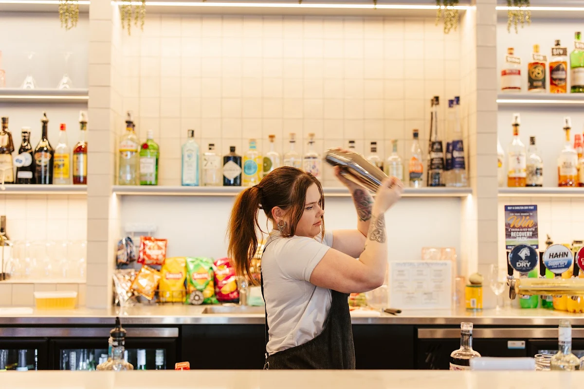 Vibe, Midway Tavern