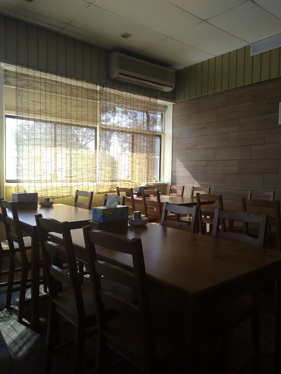 Vibe, Mami Restaurant
