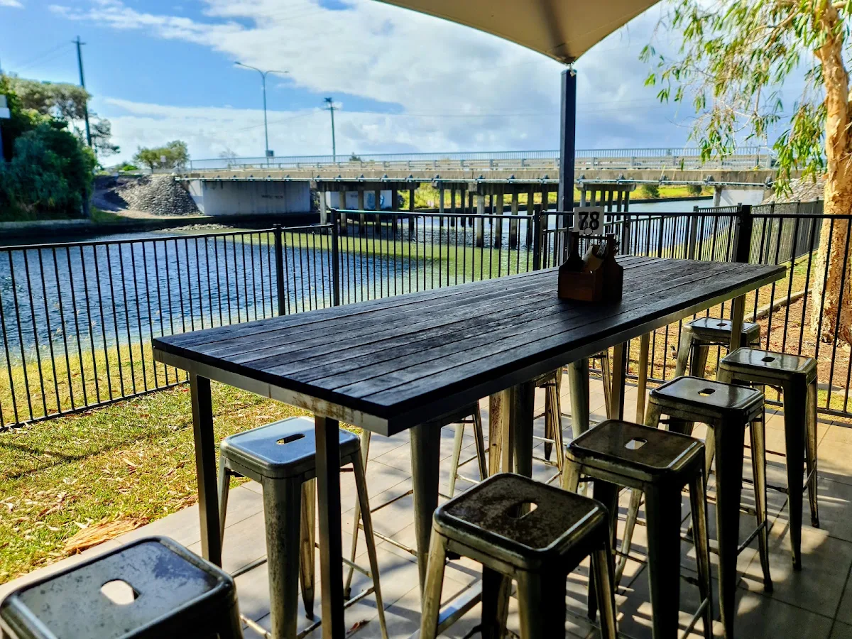 Vibe, Dublin Docks Tavern