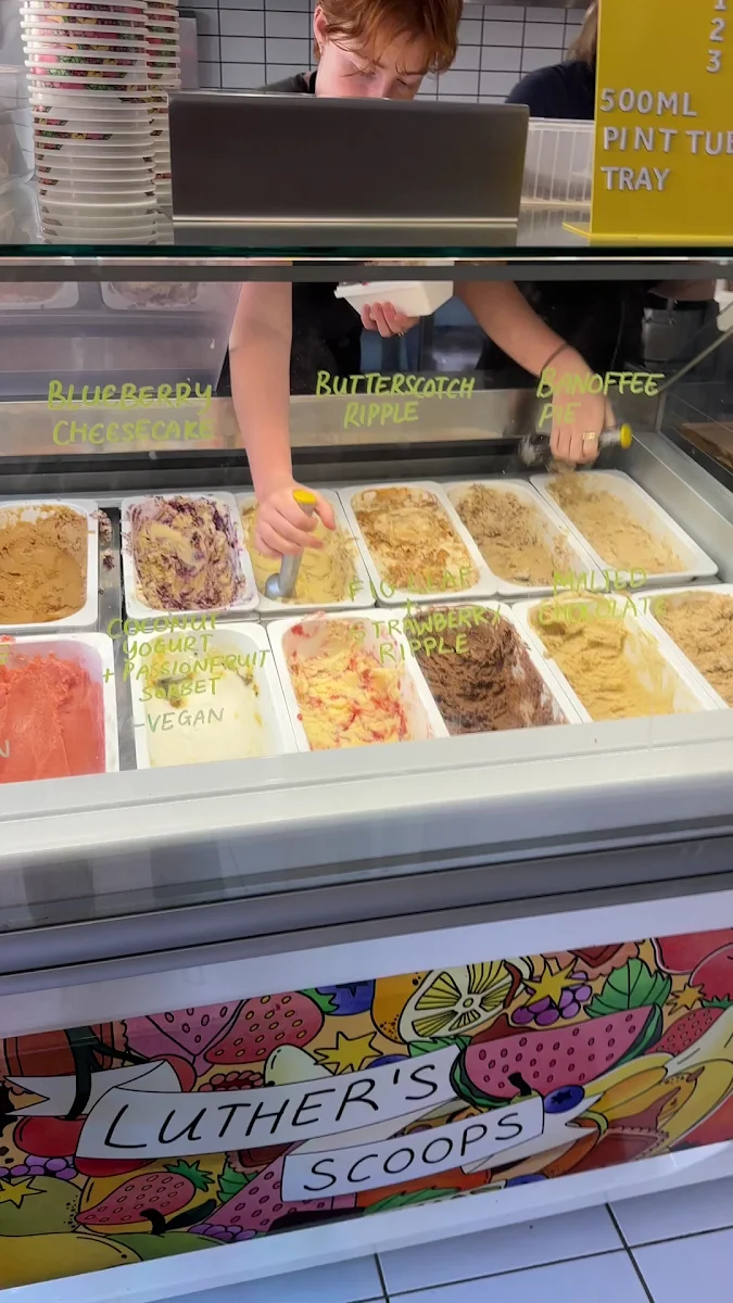 Vibe, Luther's Scoops