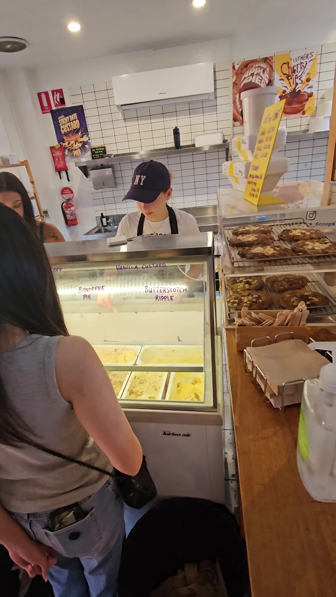 Vibe, Luther's Scoops