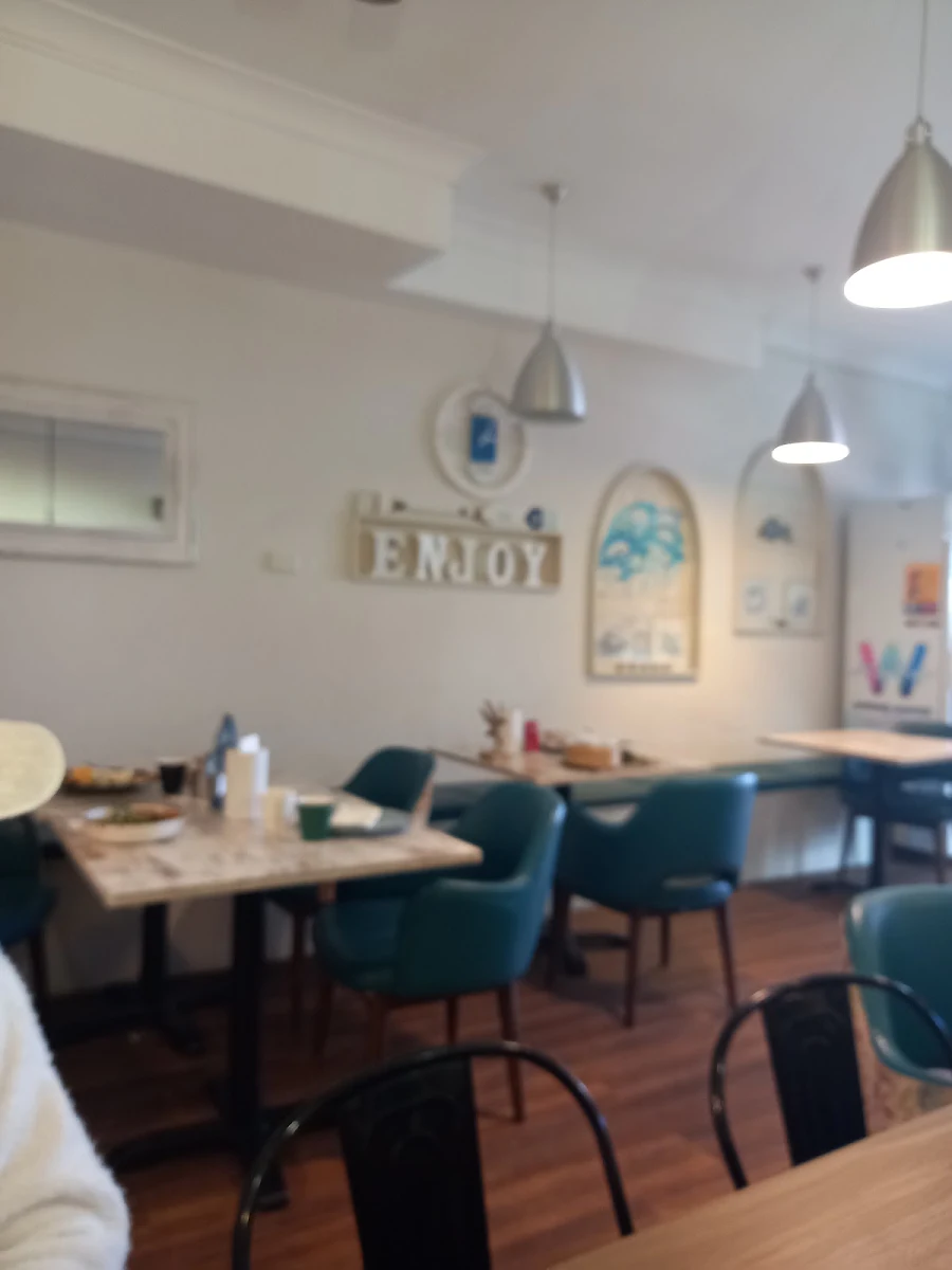 Vibe, Saltwater Cafe