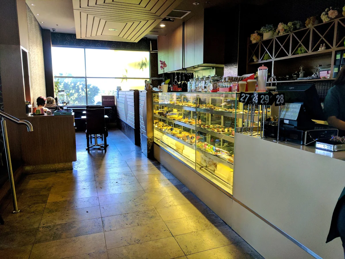 Vibe, Blossom Cafe