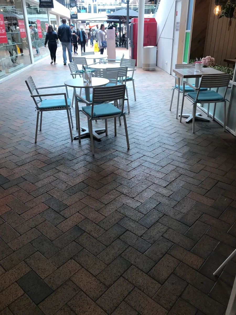 Vibe, Blossom Cafe