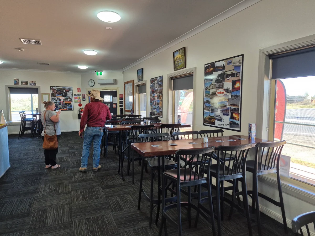 Vibe, THE NORTHY BACK O' BOURKE HOTEL
