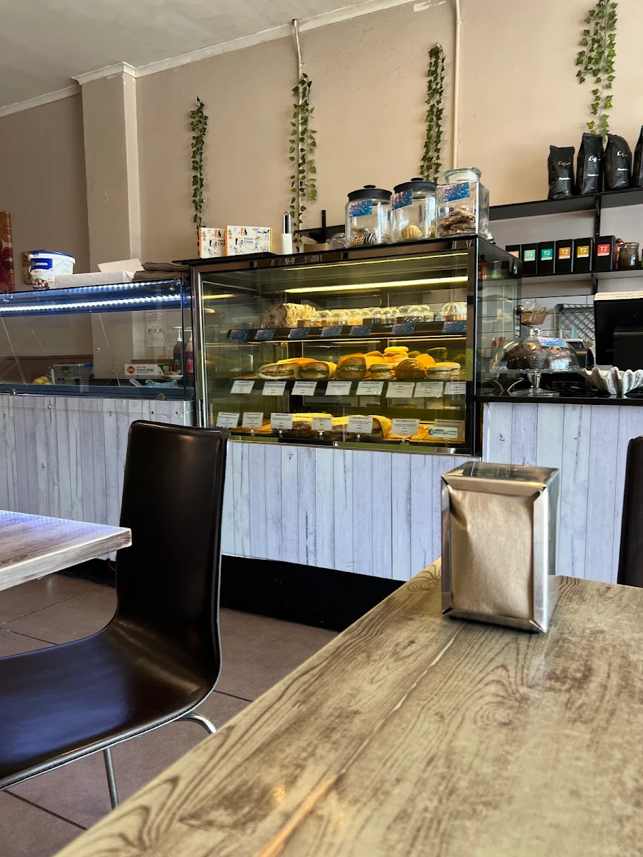 Vibe, Caffetteria 295