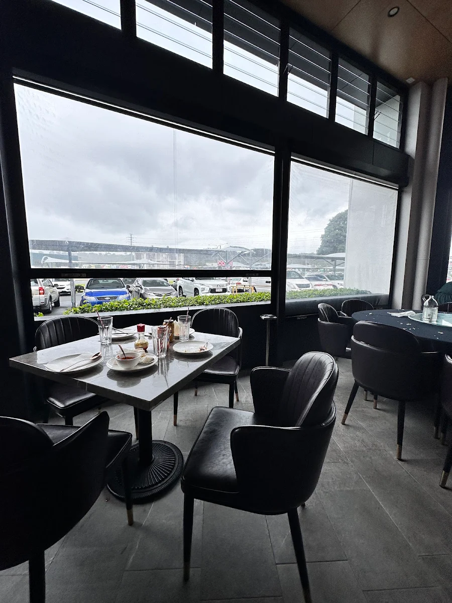 Vibe, Yum Cha Gallery