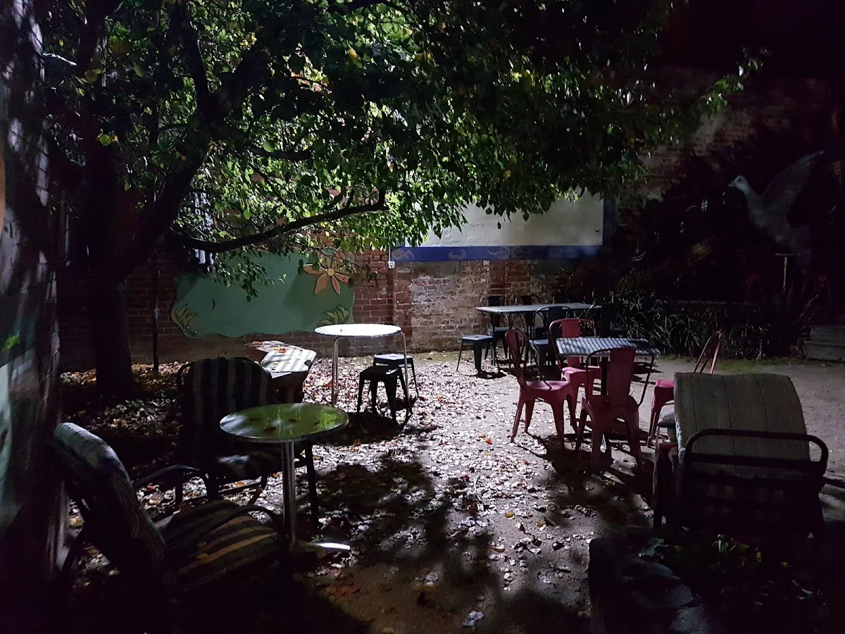 Vibe, Yuni's Kitchen