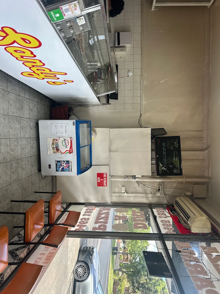 Vibe, Sandy's Dial A Pizza