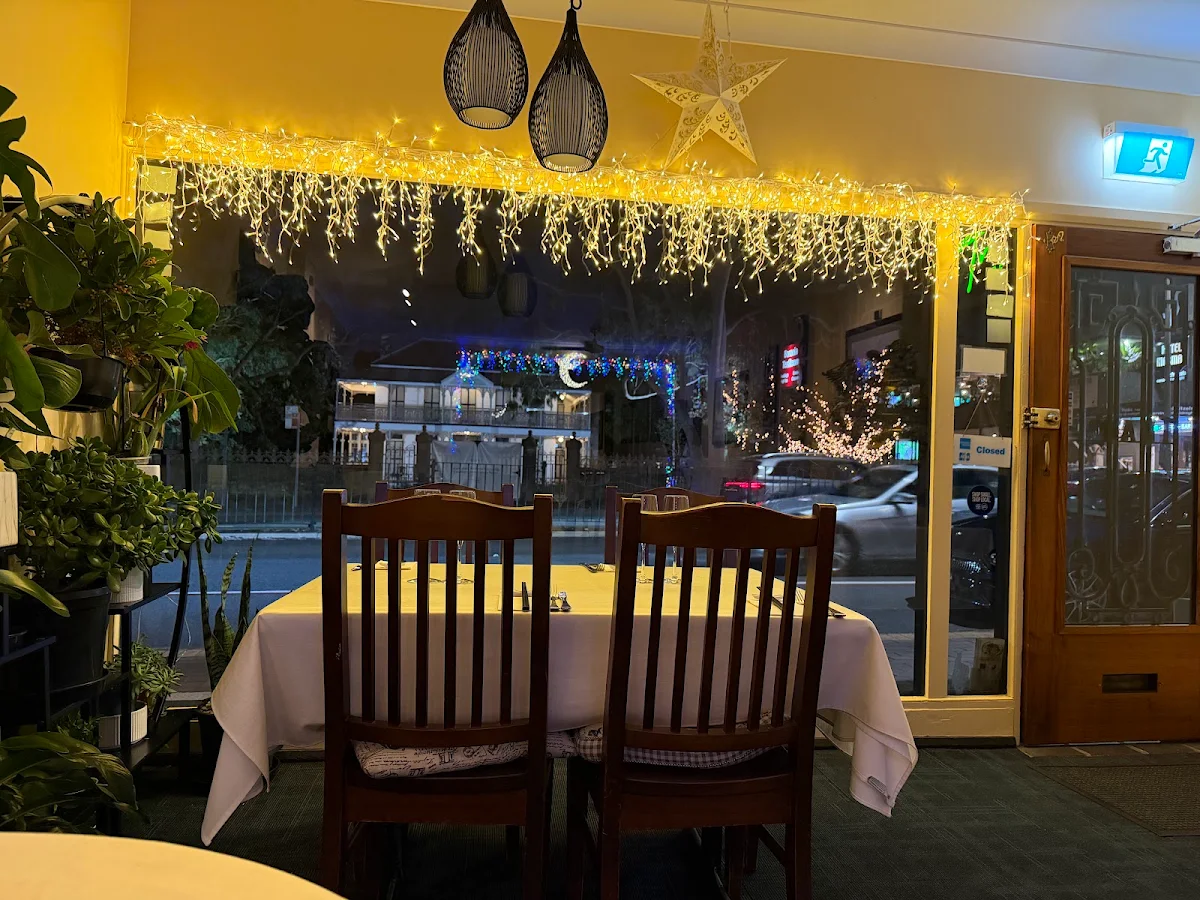 Vibe, Tran's Restaurant