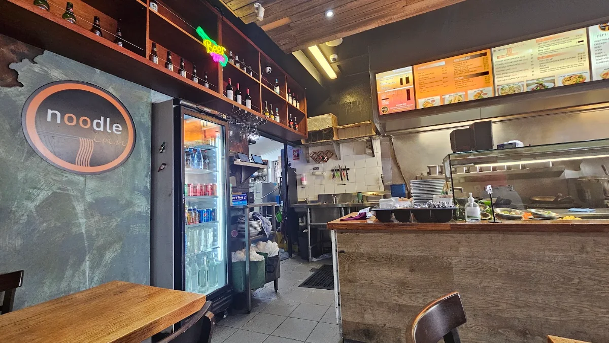 Vibe, Noodle Inn Asian Fusion