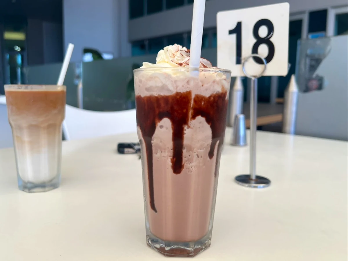 Food & drink, CAFE 4 U