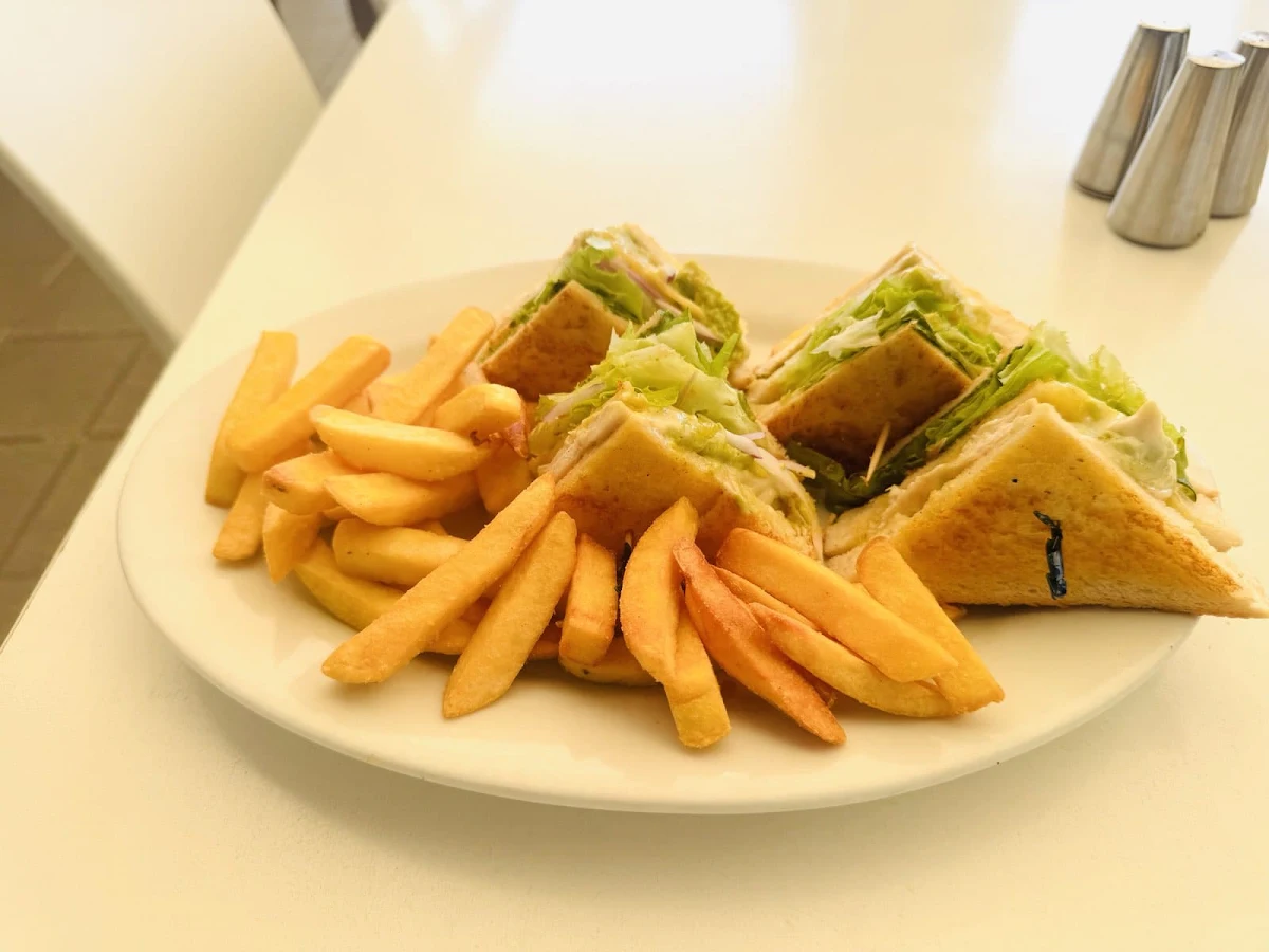Food & drink, CAFE 4 U