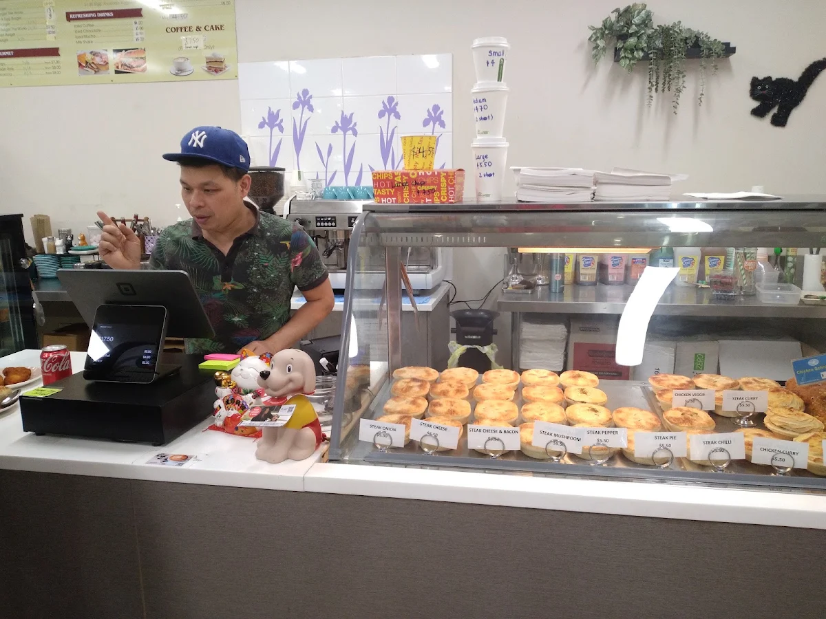 Vibe, Yen's Bakery Plus