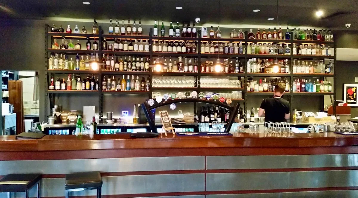Vibe, Caledonian Hotel