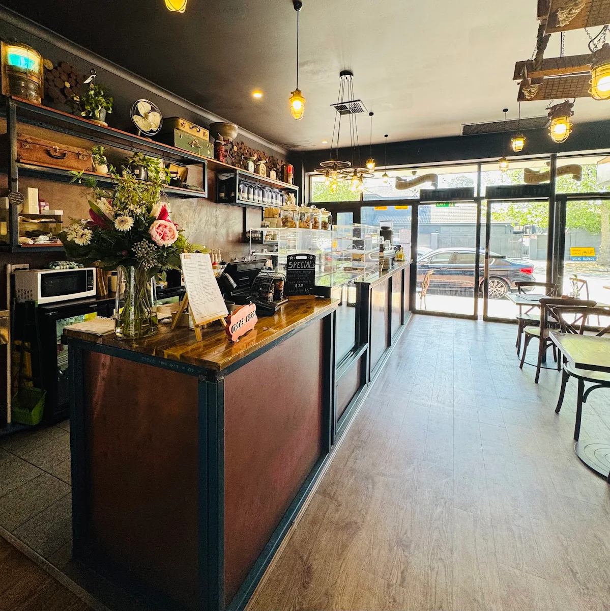 Vibe, The Daily Pour Kitchen