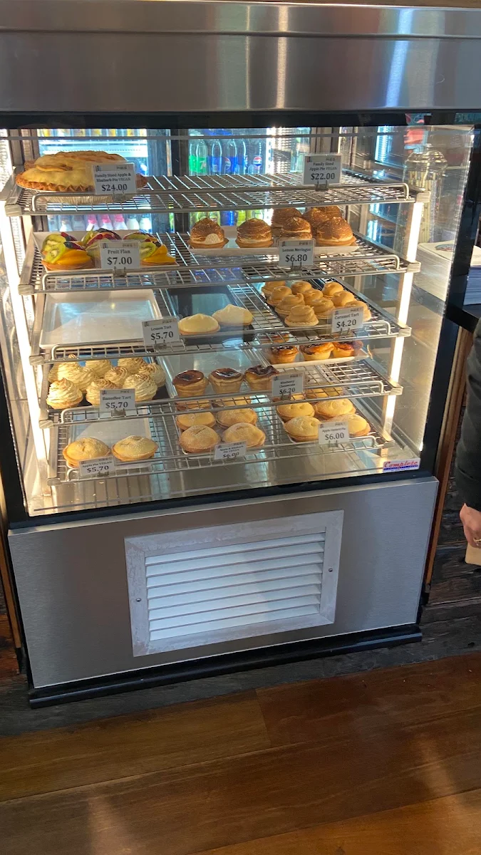 Vibe, Mountain High Pies