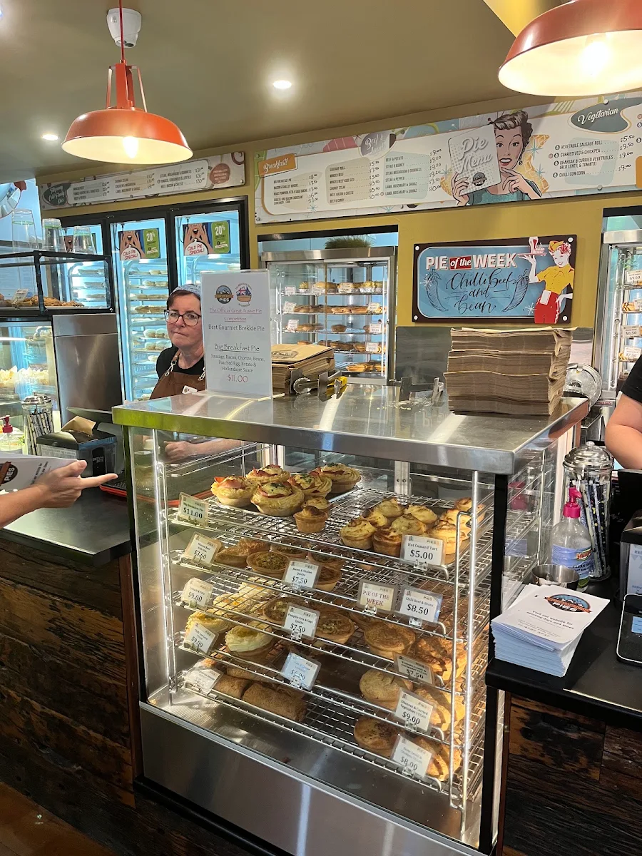Vibe, Mountain High Pies