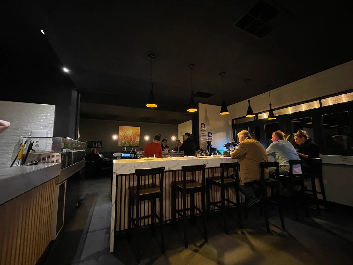Vibe, Bar 38