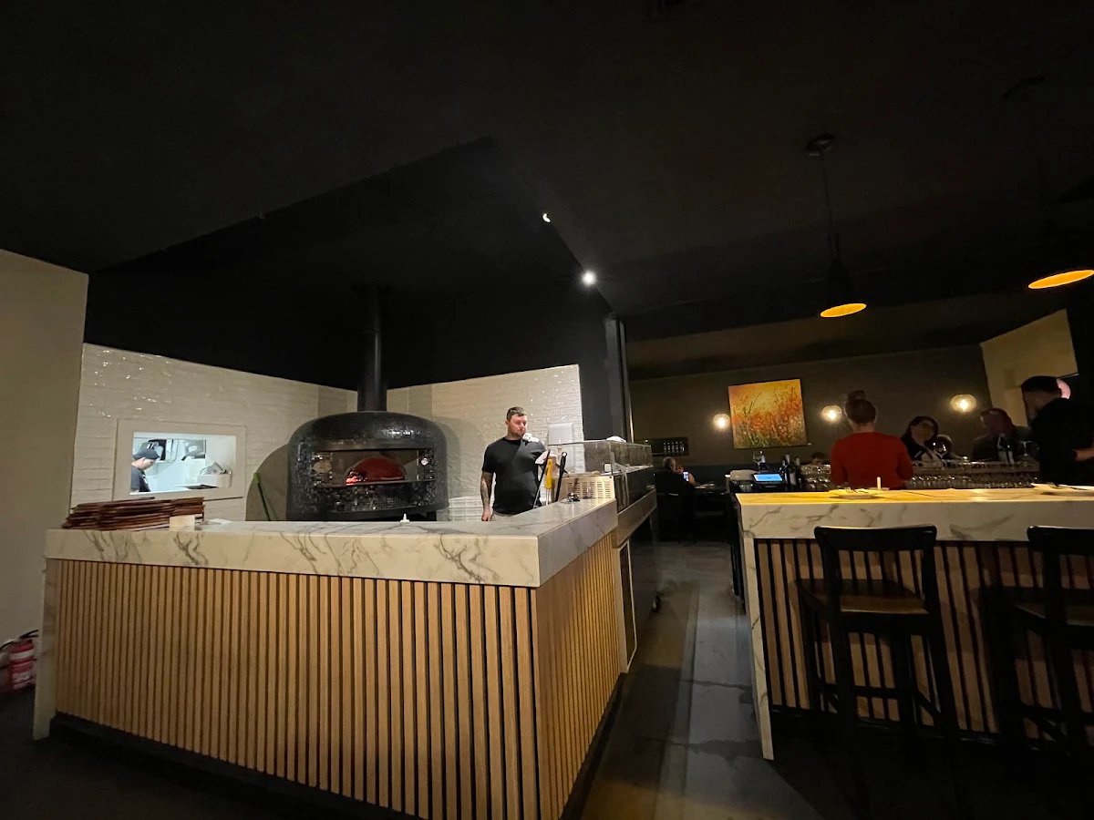 Vibe, Bar 38