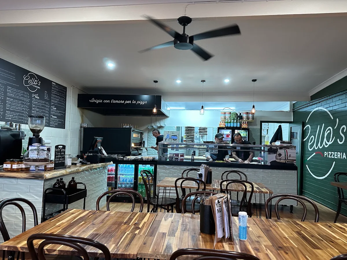 Vibe, Cellos Pizzeria