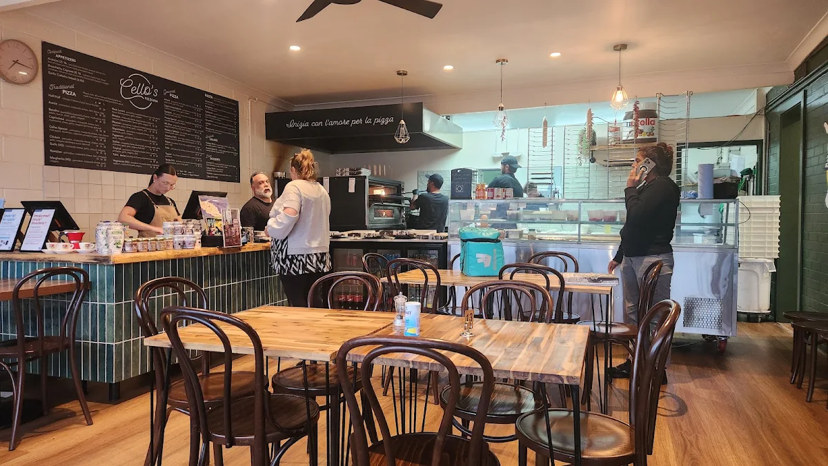 Vibe, Cellos Pizzeria