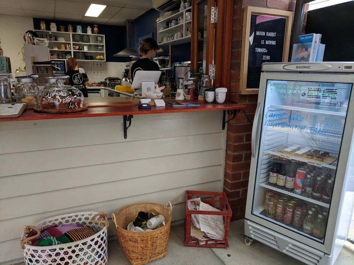 Vibe, Moon Rabbit Cafe