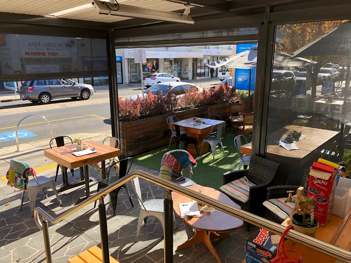 Vibe, Moon Rabbit Cafe