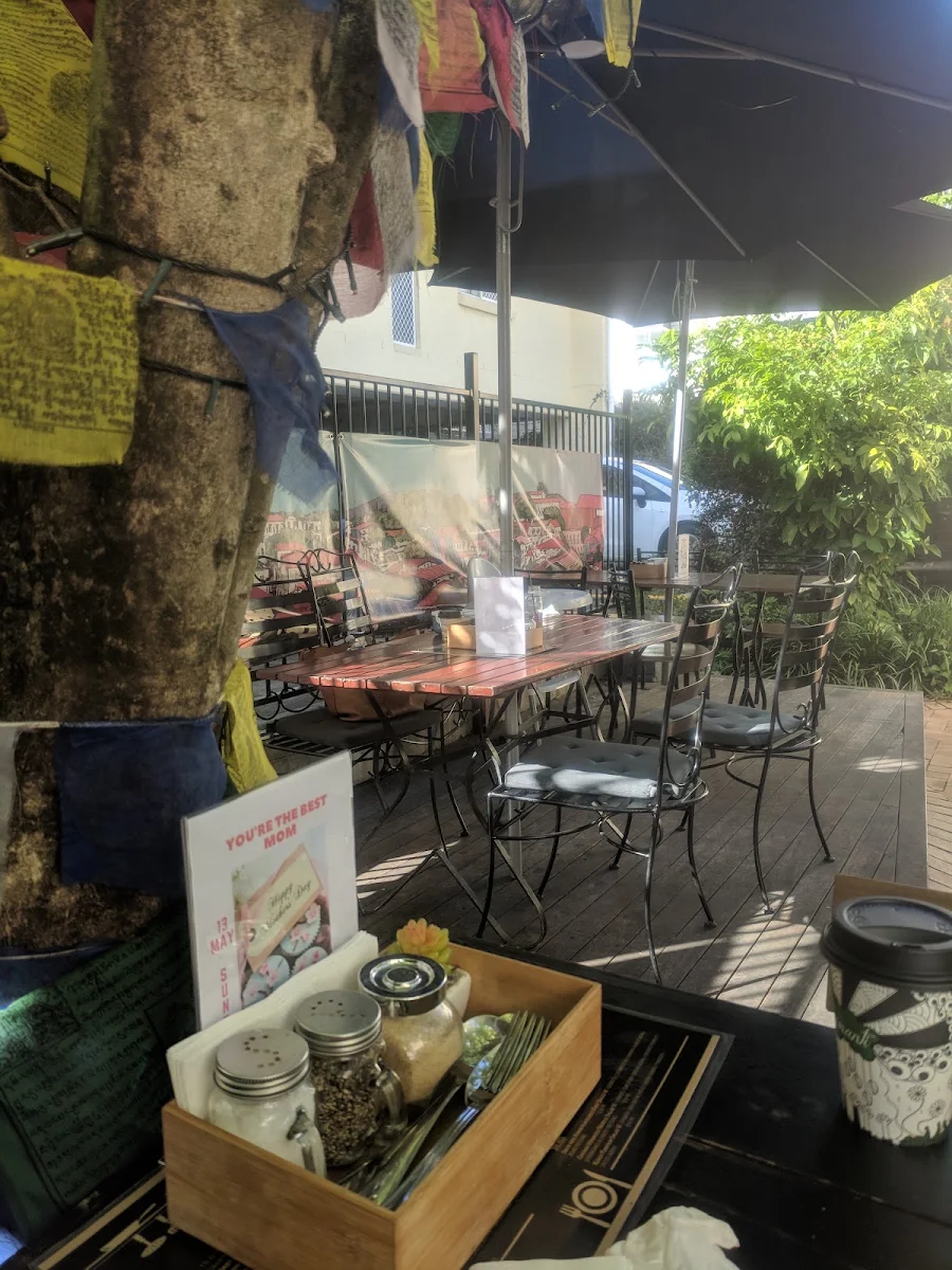 Vibe, Little Hideout Cafe