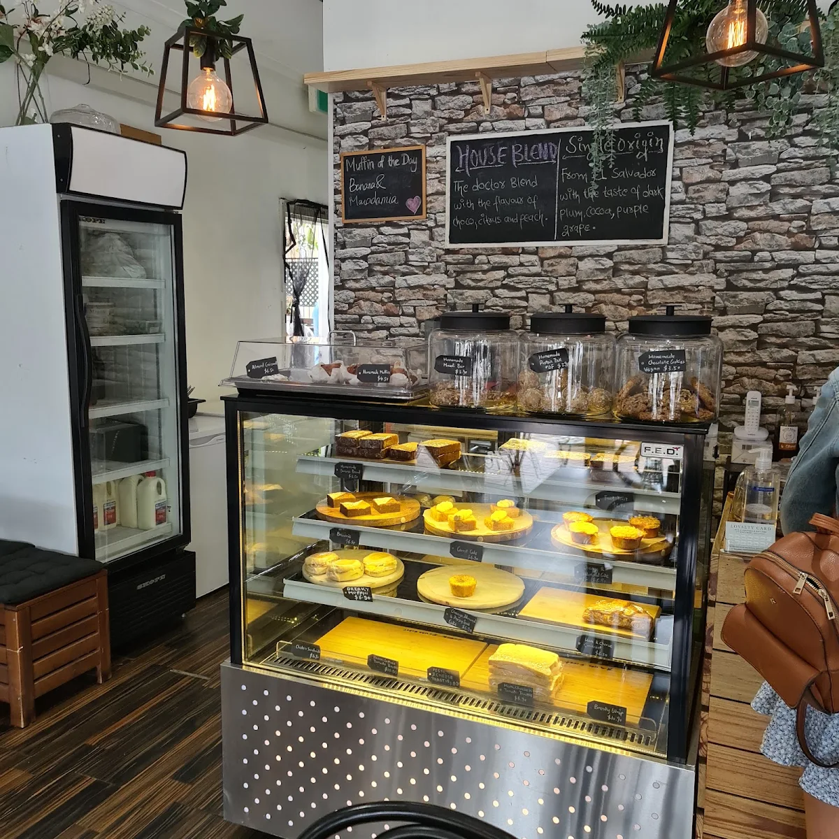 Vibe, Little Hideout Cafe