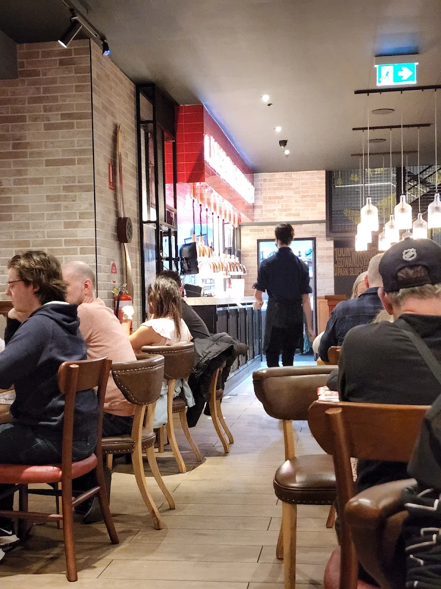 Vibe, TGI Fridays Southland