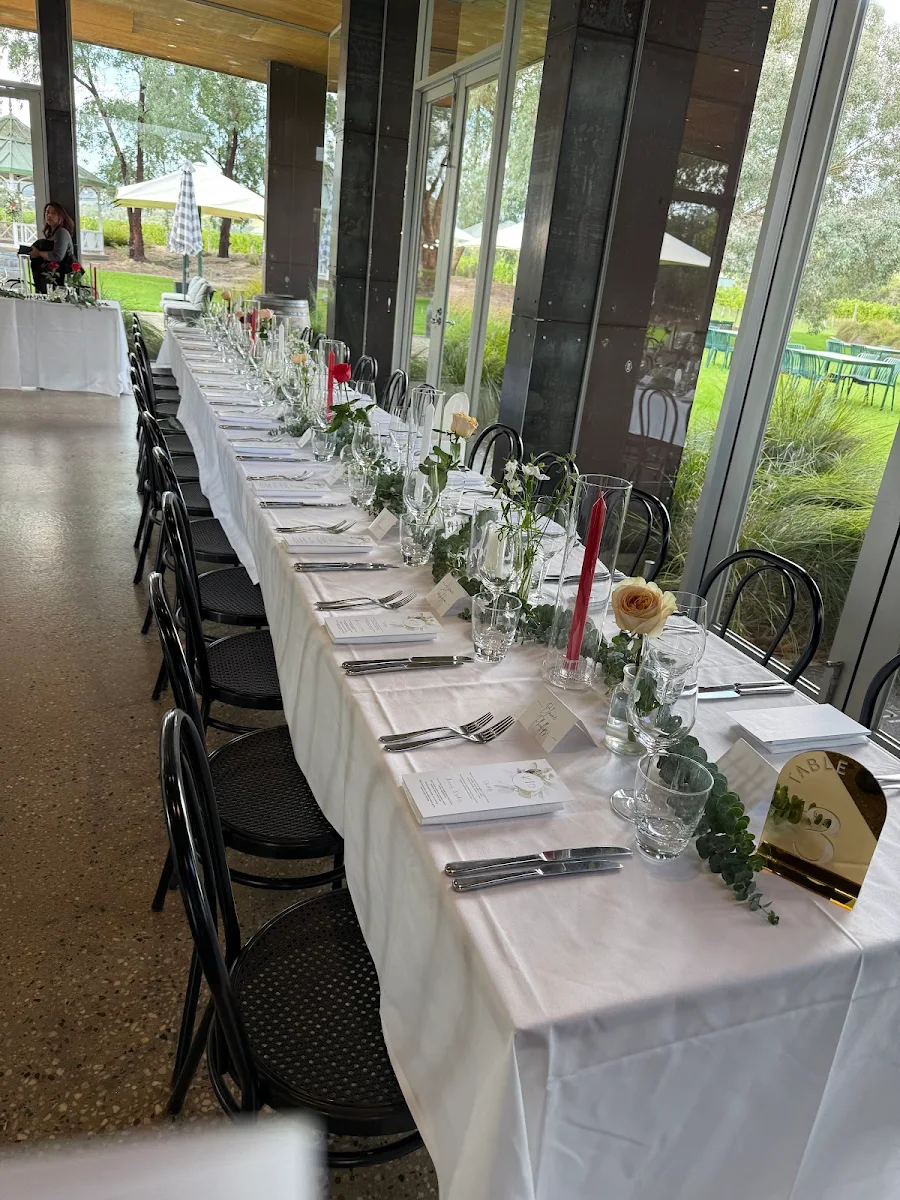 Vibe, DiVino Ristorante at e’STELLAR estate