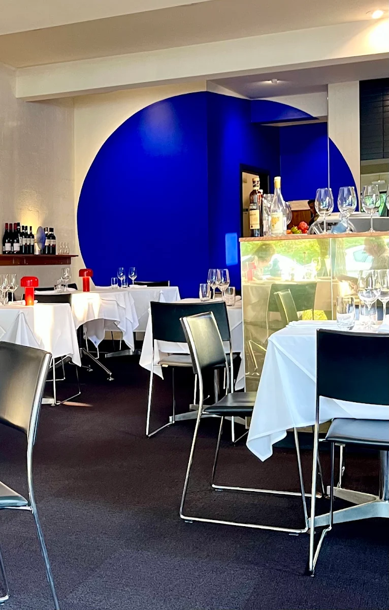 Vibe, Bau Bau Dining