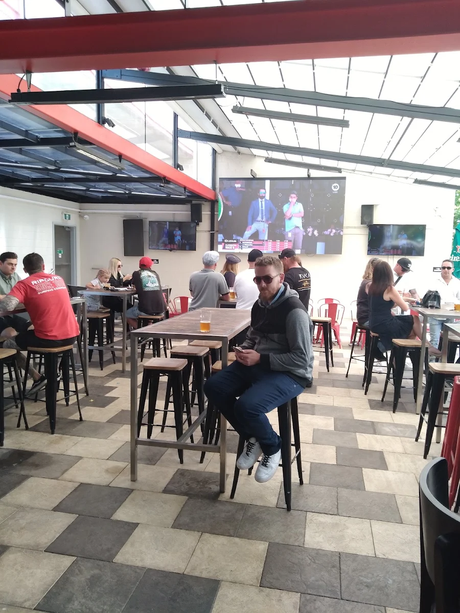 Vibe, The Sporting Globe Bar & Grill Rockingham