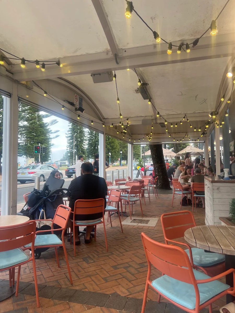 Vibe, Betty's Burgers