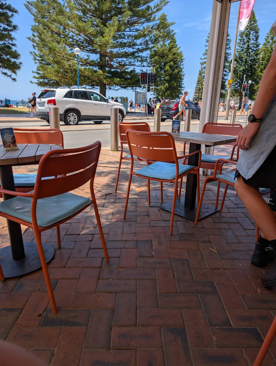 Vibe, Betty's Burgers