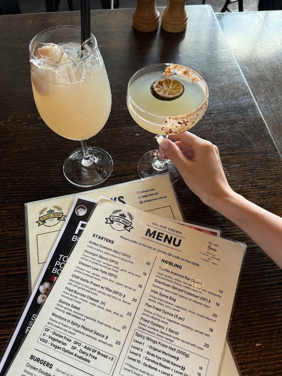 Menu, Village Crown