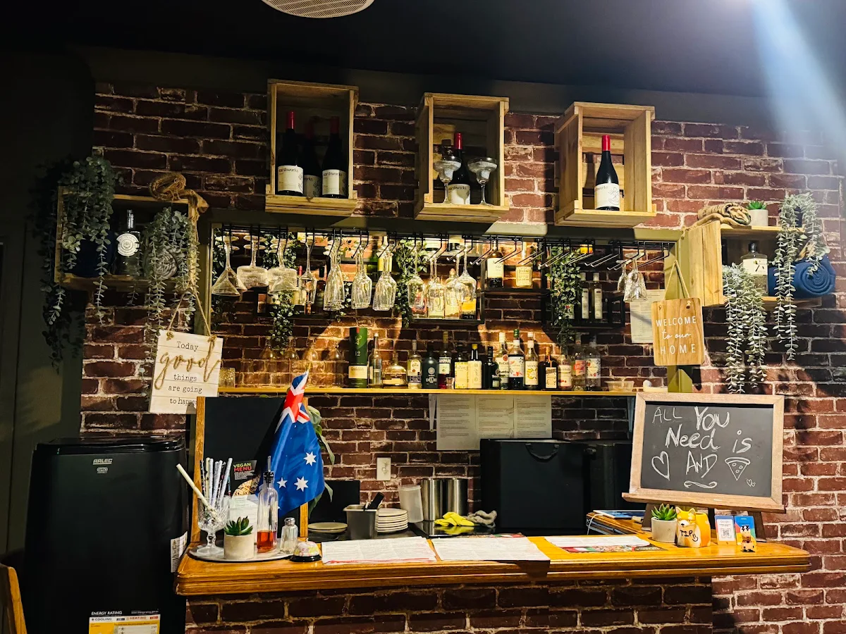 Vibe, Locali Pizzeria