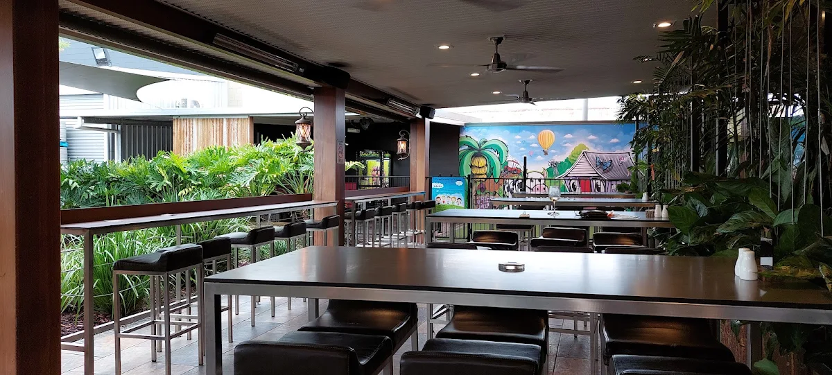 Vibe, Gateway Hotel