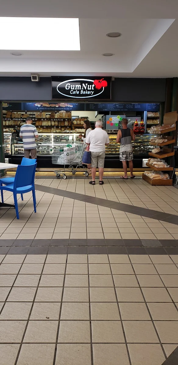 Vibe, La De Da Bakery/Cafe