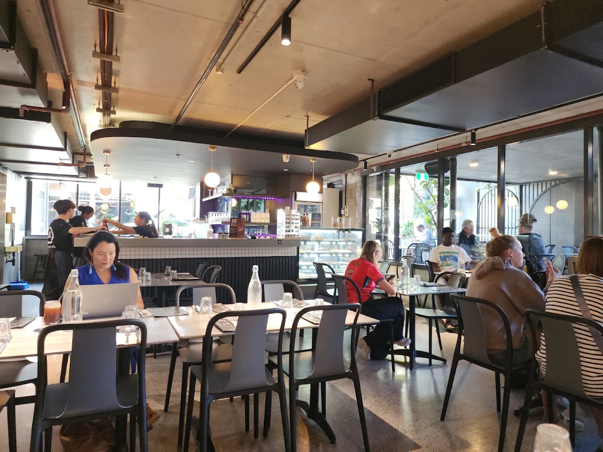 Vibe, Andonis Cafe & Bar, Fortitude Valley
