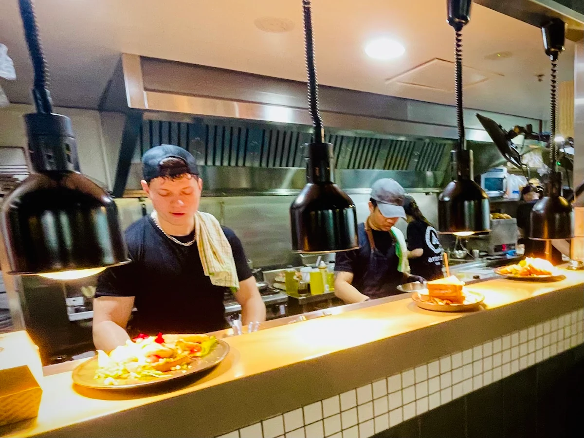 Vibe, Andonis Cafe & Bar, Fortitude Valley