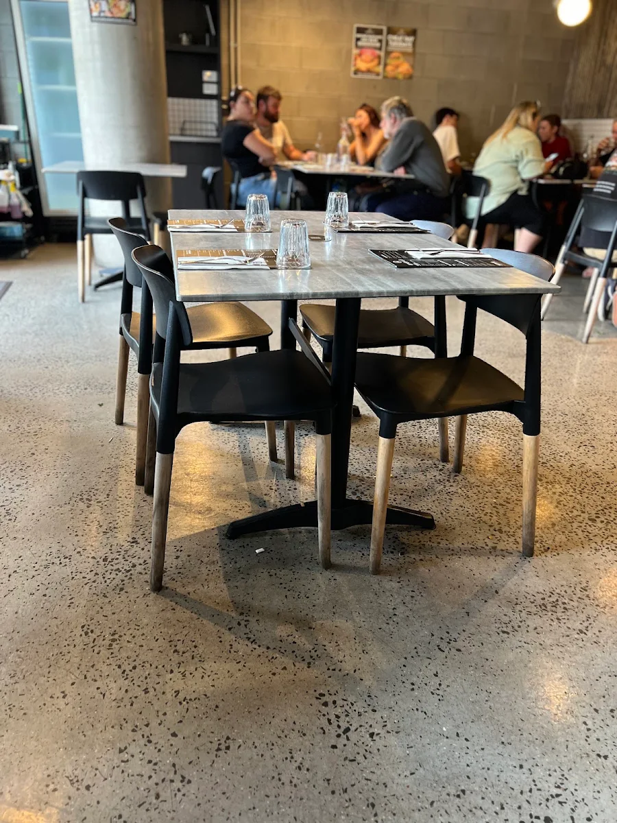 Vibe, Andonis Cafe & Bar, Fortitude Valley