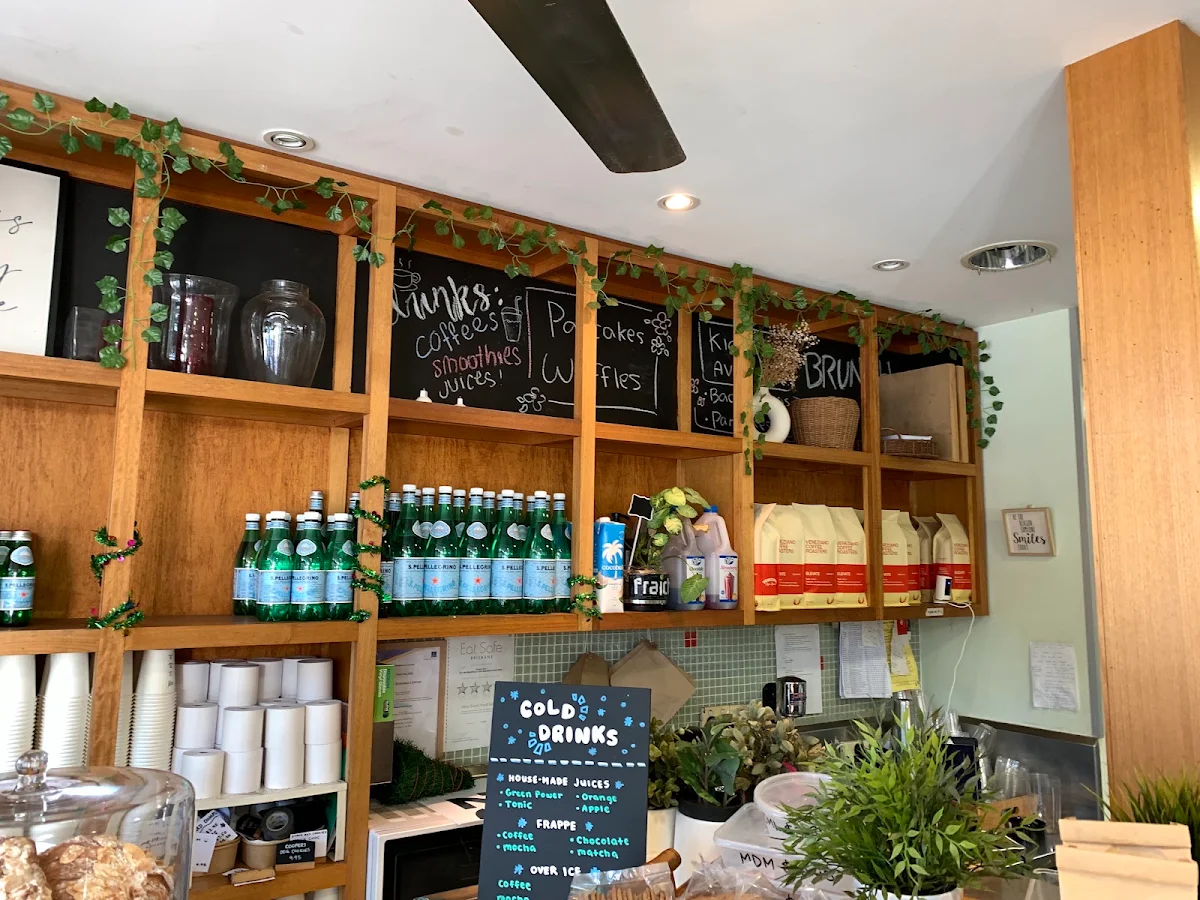 Vibe, Fraiche Deli