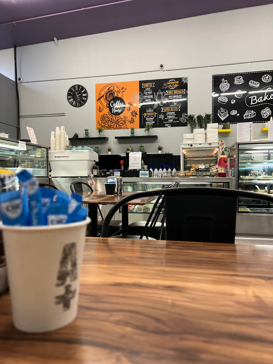 Vibe, Paul's Patisserie