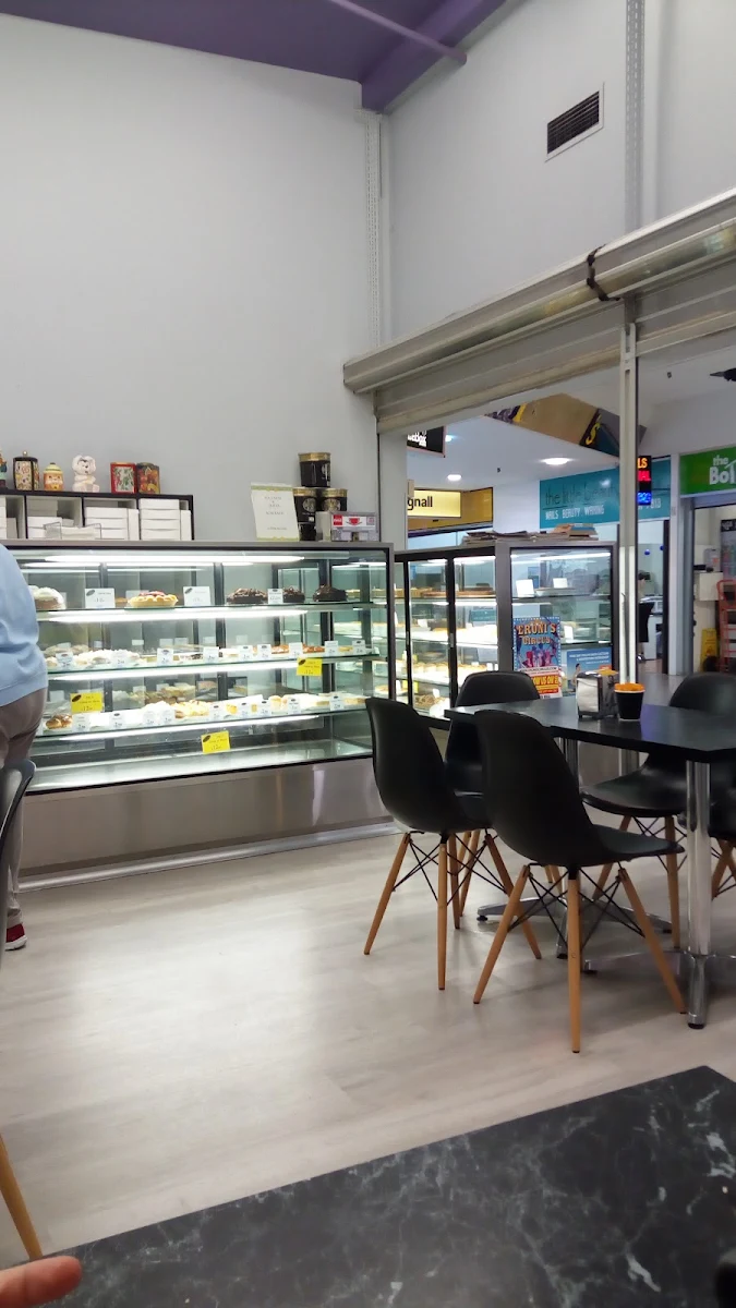 Vibe, Paul's Patisserie