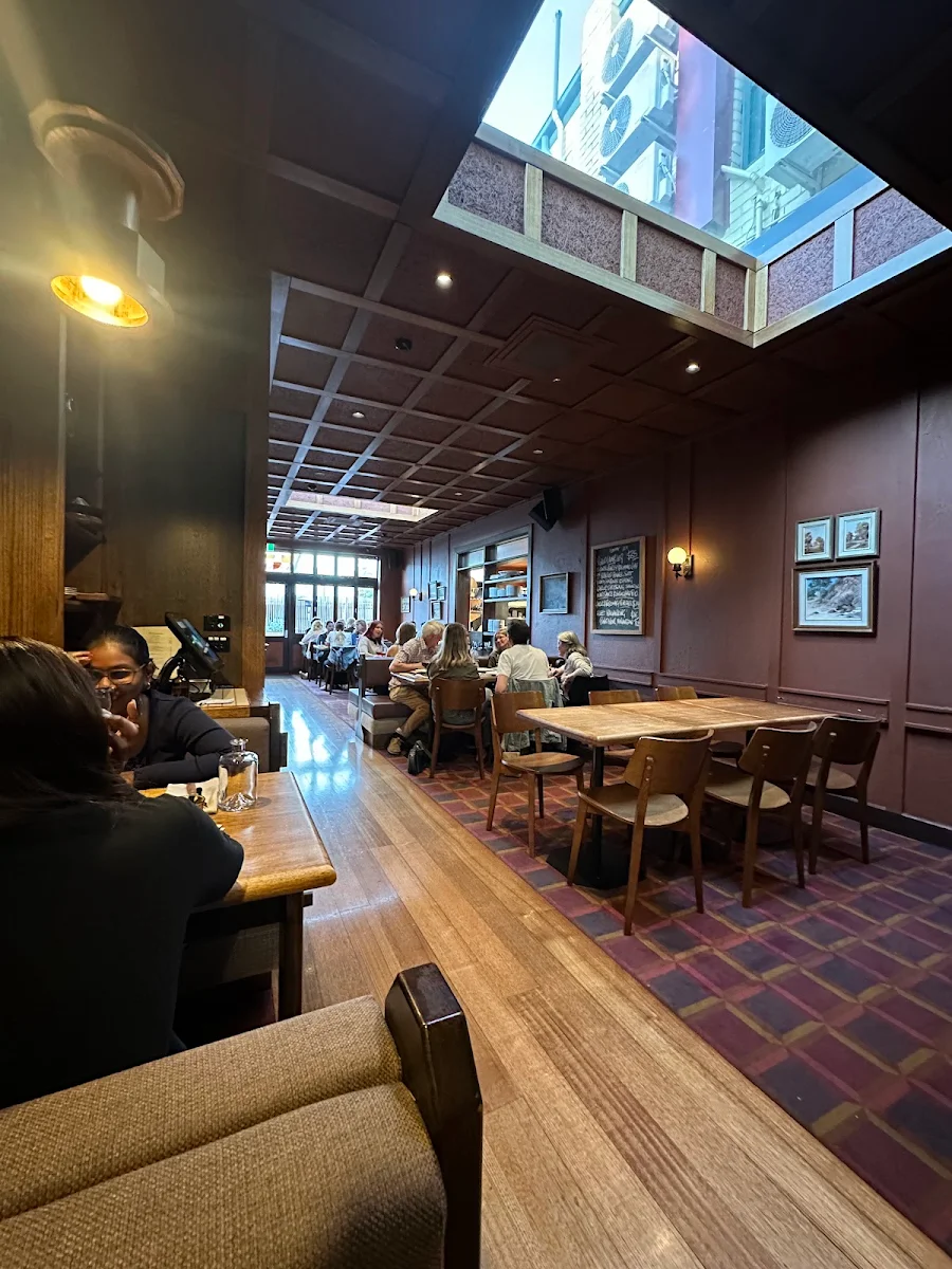 Vibe, Sporting Club Hotel