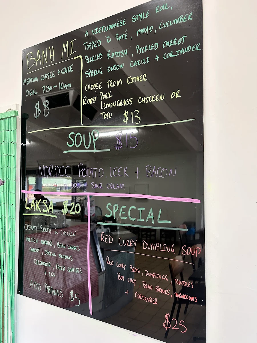 Menu, TnT's cafe